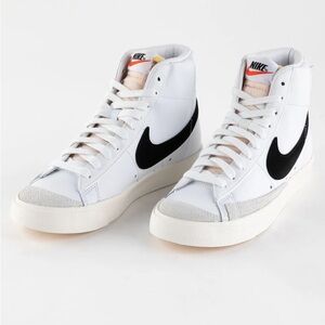 NIKE Blazer Mid '77 Womens Shoes